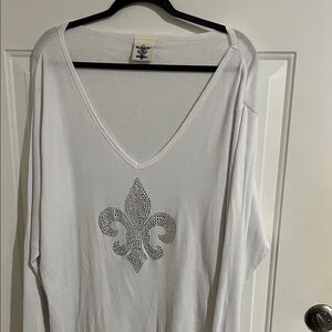 White Long Sleeve Top with Fleur-de-Lis Design